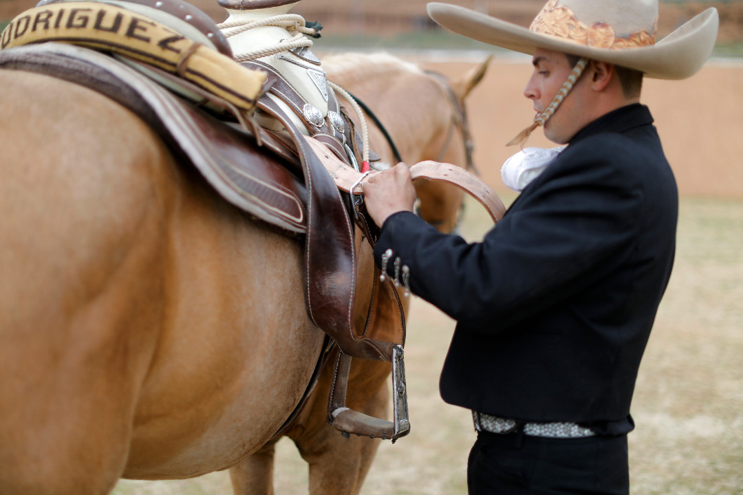 De Charros Y Trocas Motor Trend En Espa 241 Ol